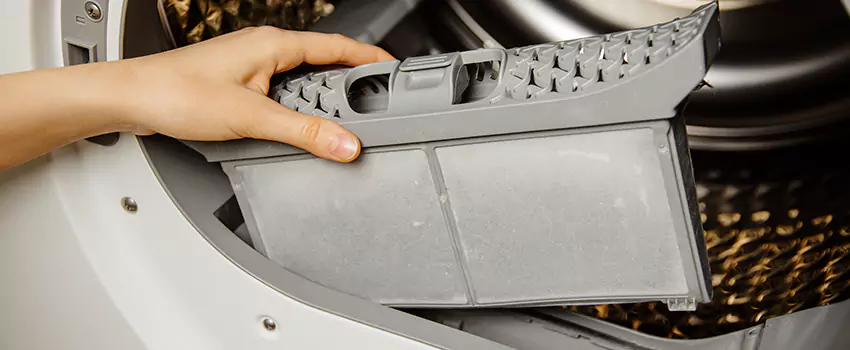 Signs Of A Clogged Dryer Lint Trap in Muncie, Indiana